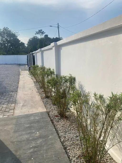 Melur House - Private Pool, Jacuzzi, Bbq, Netflix, Ps4 Villa Malacca 0*,  Maleisië