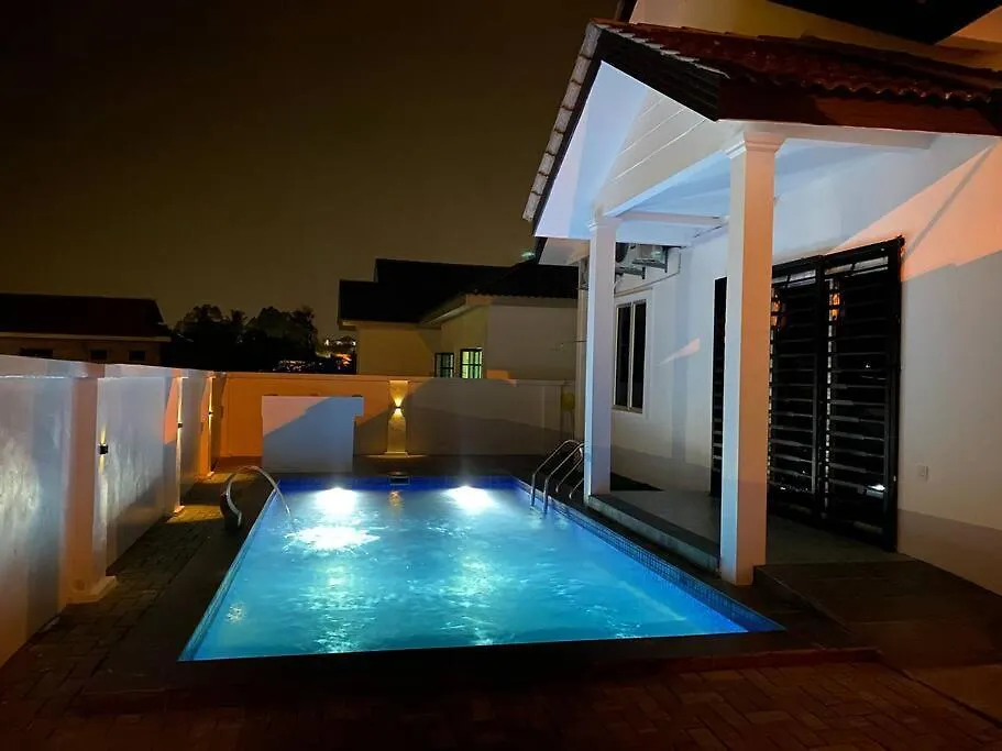 Melur House - Private Pool, Jacuzzi, Bbq, Netflix, Ps4 Villa Malacca Maleisië